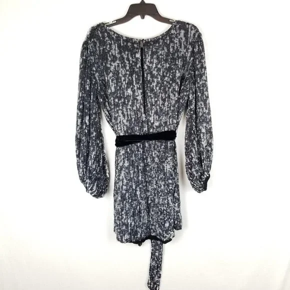 ✨ NWT Retrofête Emani Long Sleeve Sequin Mini Dress - Black/Silver (Size S) - Picture 7 of 15